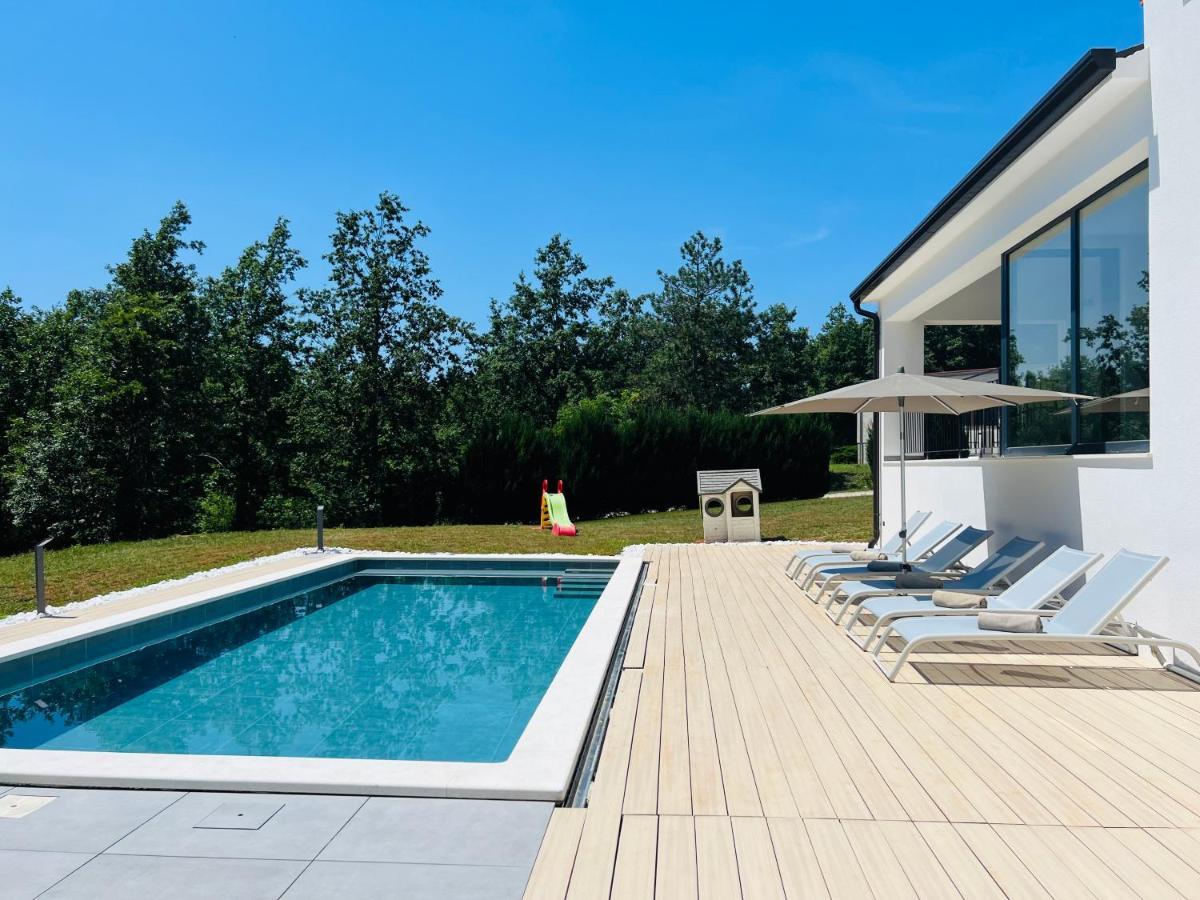 Vila Prisunca Jacuzzi & Swimming Pool Pazin Exteriör bild